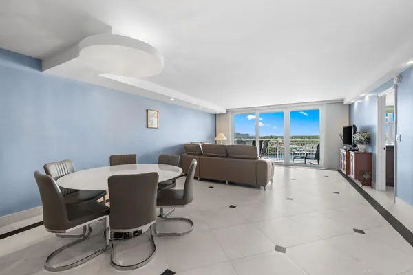 $3,899 | 511 Bayshore Drive, Unit 904, Fort Lauderdale, FL 33304