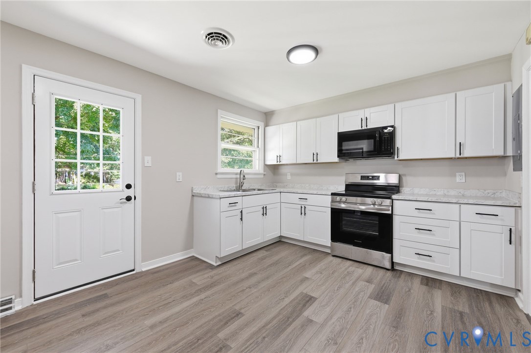 9703 Esmont Road Henrico, VA 23228 - Photo 8 of 23