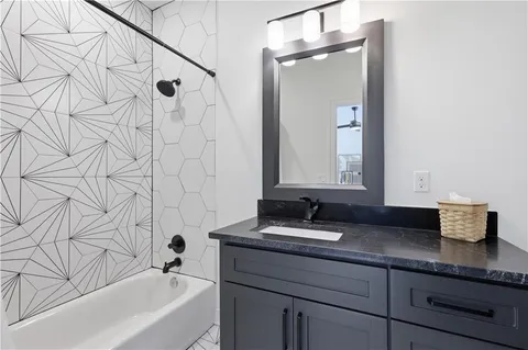 $1,550,000 | 5330 Oak Street, Kansas City, MO 64112
