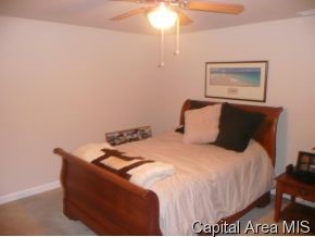 460 Chris Drive Springfield, IL 62711 - Photo 4 of 6 Gallery Image 4