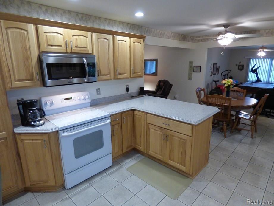 13585 Palmer Road Milan, MI 48160 - Photo 6 of 28 P1110884.jpg