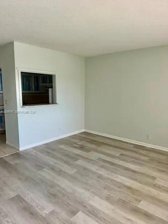 $1,350 | 119 Salisbury East, Unit E, West Palm Beach, FL 33417