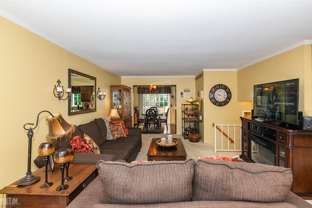 1159 Pine Ridge Court Rochester, MI 48306 - Photo 4 of 23 50016687-3.JPG