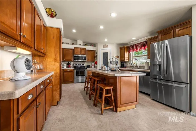 $549,000 | 37786 Highway 78, Grand View, ID 83624