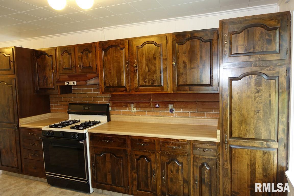 4224 North Prospect Road Peoria, IL 61603 - Photo 6 of 36 Gallery Image 6