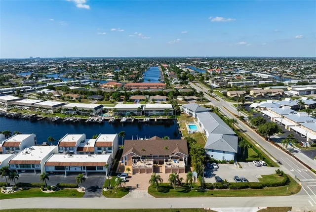 $525,000 | 4206 Southeast 20th Place, Unit 101, Cape Coral, FL 33904