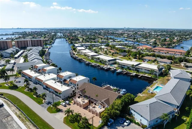 $525,000 | 4206 Southeast 20th Place, Unit 101, Cape Coral, FL 33904