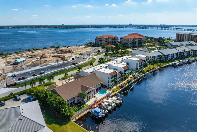$525,000 | 4206 Southeast 20th Place, Unit 101, Cape Coral, FL 33904