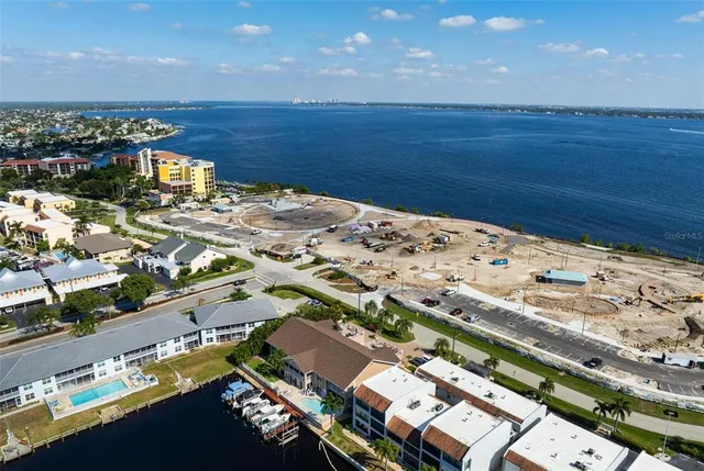 $525,000 | 4206 Southeast 20th Place, Unit 101, Cape Coral, FL 33904