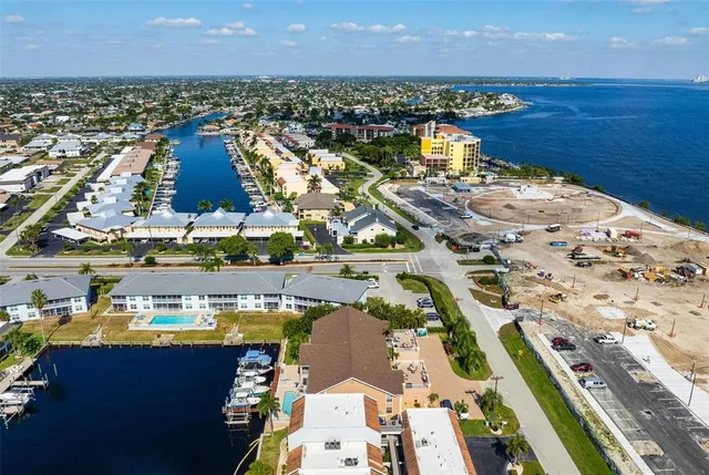 $525,000 | 4206 Southeast 20th Place, Unit 101, Cape Coral, FL 33904
