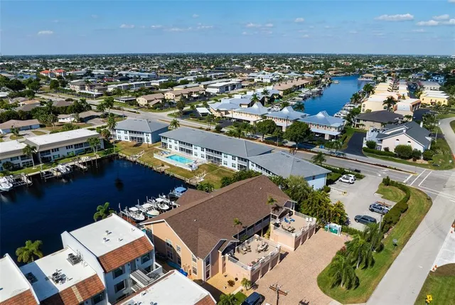 $525,000 | 4206 Southeast 20th Place, Unit 101, Cape Coral, FL 33904