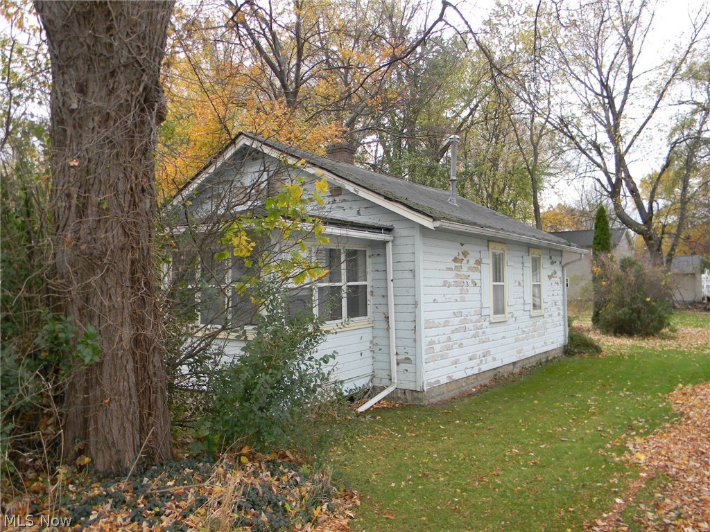 1432 Hubbard Road Madison, OH 44057 - Photo 4 of 14