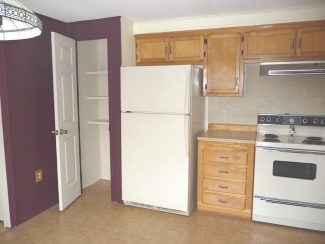 12 Old Rte 26 South Paris, ME 04281 - Photo 6 of 32 Kitchen.