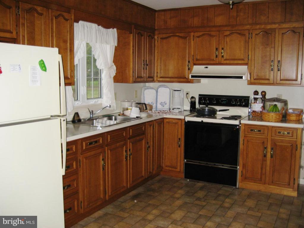 519 Lincoln Road Lititz, PA 17543 - Photo 8 of 13
