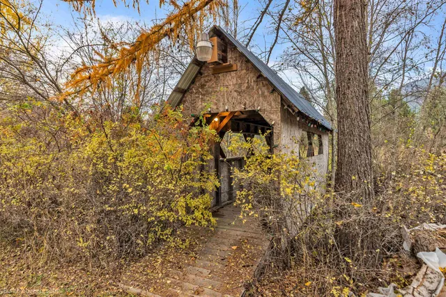 $579,999 | 242 Larch Lane, Cusick, WA 99119