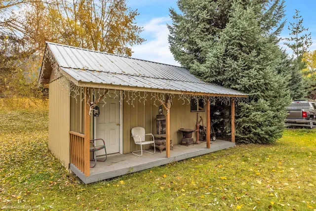 $579,999 | 242 Larch Lane, Cusick, WA 99119