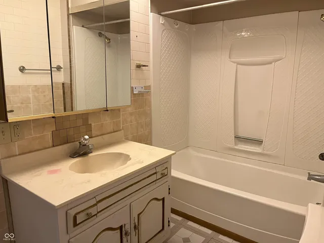 $114,900 | 1800 Park Street, Terre Haute, IN 47803