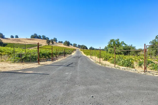 $1,899,995 | 19940 Shenandoah School Road, Plymouth, CA 95669