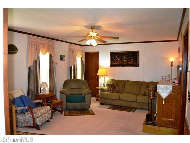 4811 Grubbs Road Walkertown, NC 27051 - Photo 3 of 16 Living Room.