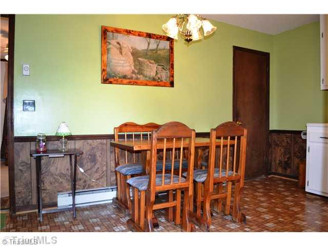 4811 Grubbs Road Walkertown, NC 27051 - Photo 5 of 16 Kitchen.