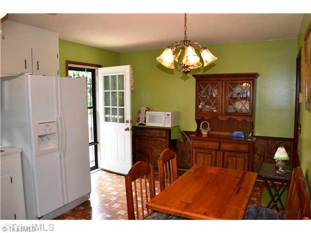 4811 Grubbs Road Walkertown, NC 27051 - Photo 6 of 16 Kitchen.