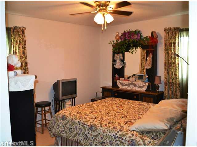 4811 Grubbs Road Walkertown, NC 27051 - Photo 10 of 16 3rd Bedroom.
