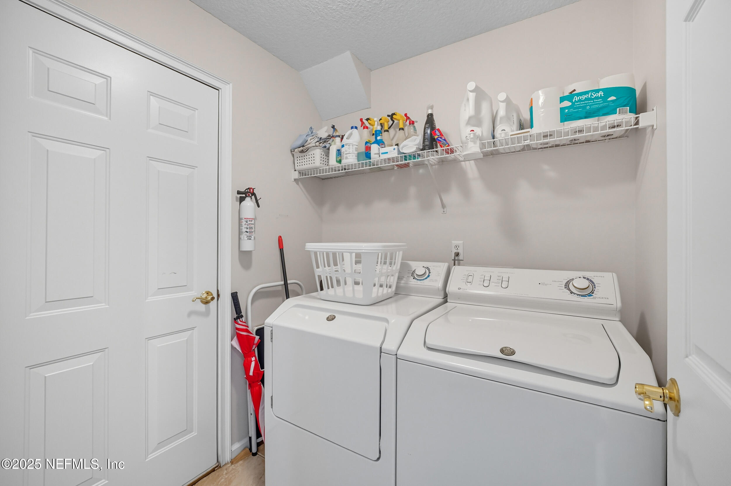 3761 Golden Reeds Lane Jacksonville, FL 32224 - Photo 22 of 40 a utility room with dryer and washer