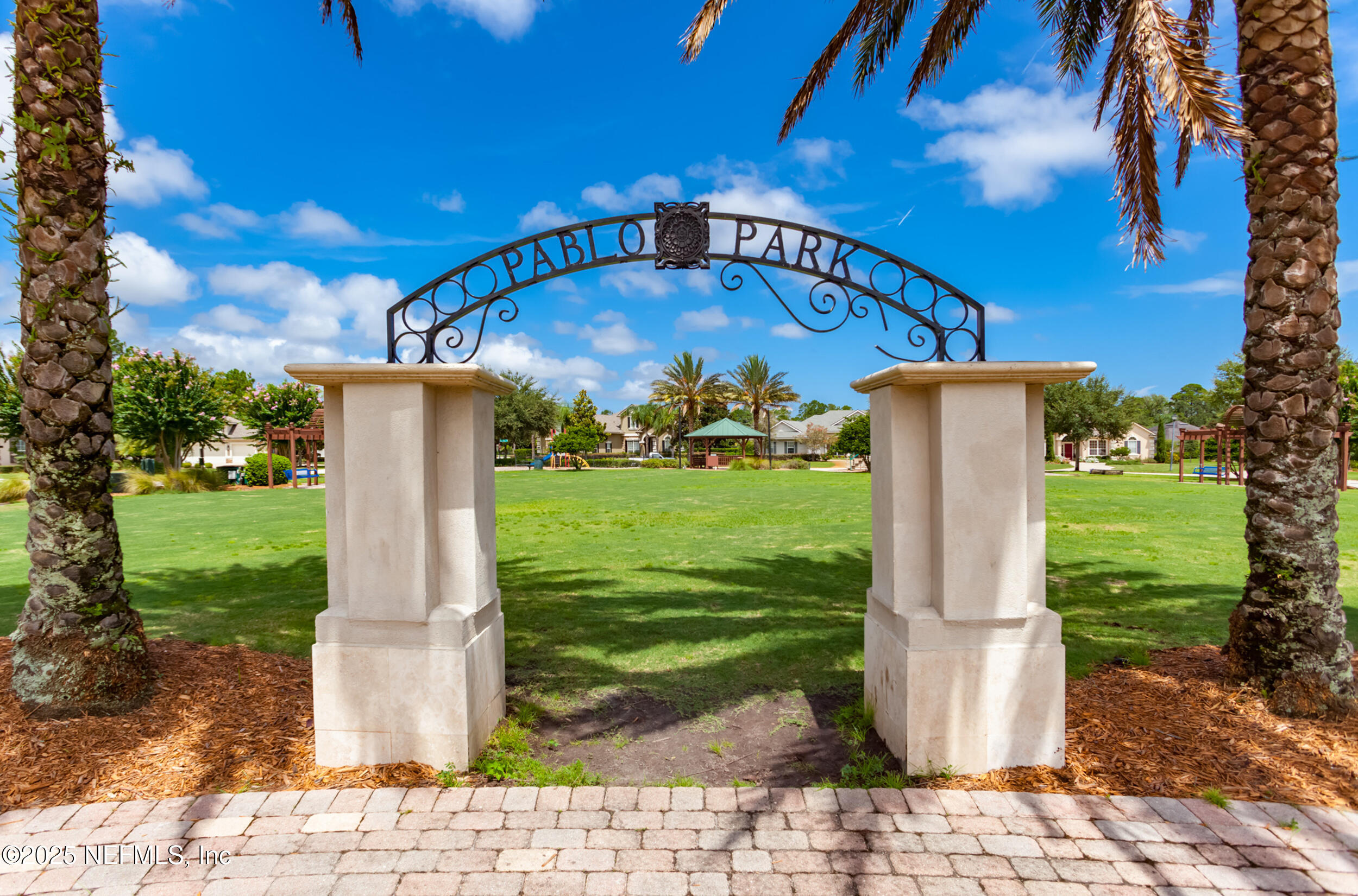 3761 Golden Reeds Lane Jacksonville, FL 32224 - Photo 32 of 40 a front view of a house with garden