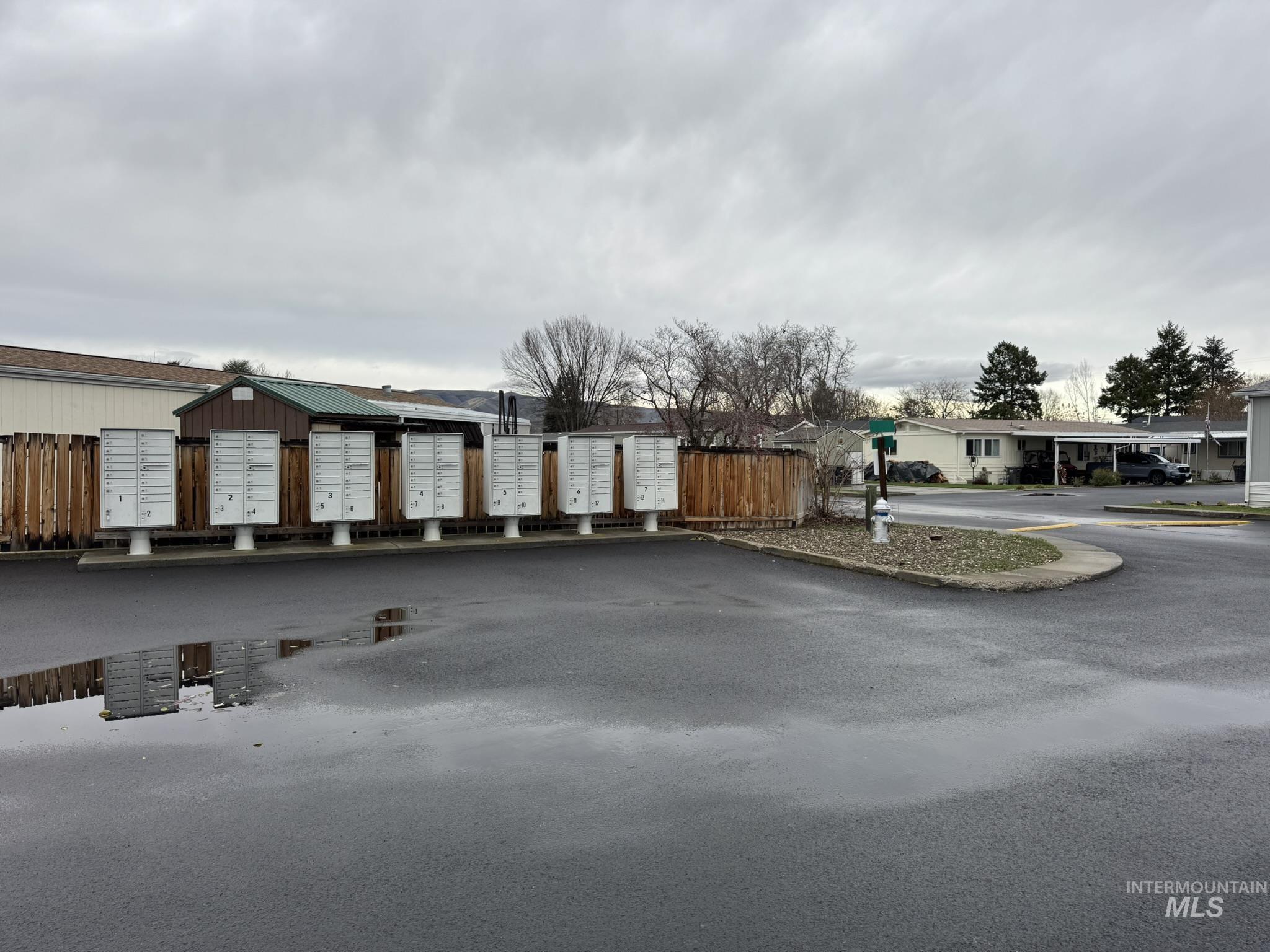 2015 6th Avenue, Unit 308 Clarkston, WA 99403 - Photo 36 of 39 View of building exterior featuring a residential view