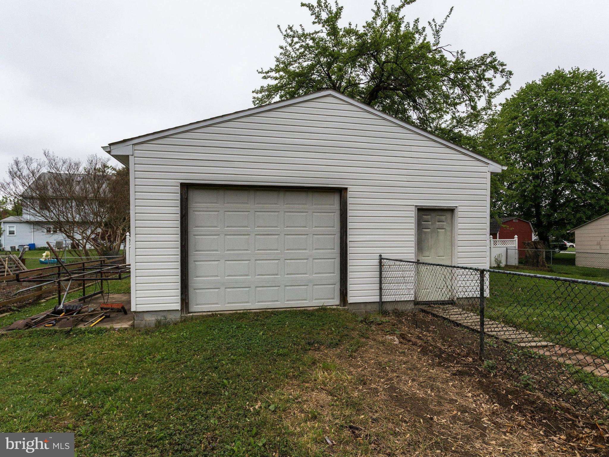 1902 Sunberry Road Baltimore, MD 21222 - Photo 16 of 16 Exterior (Rear)