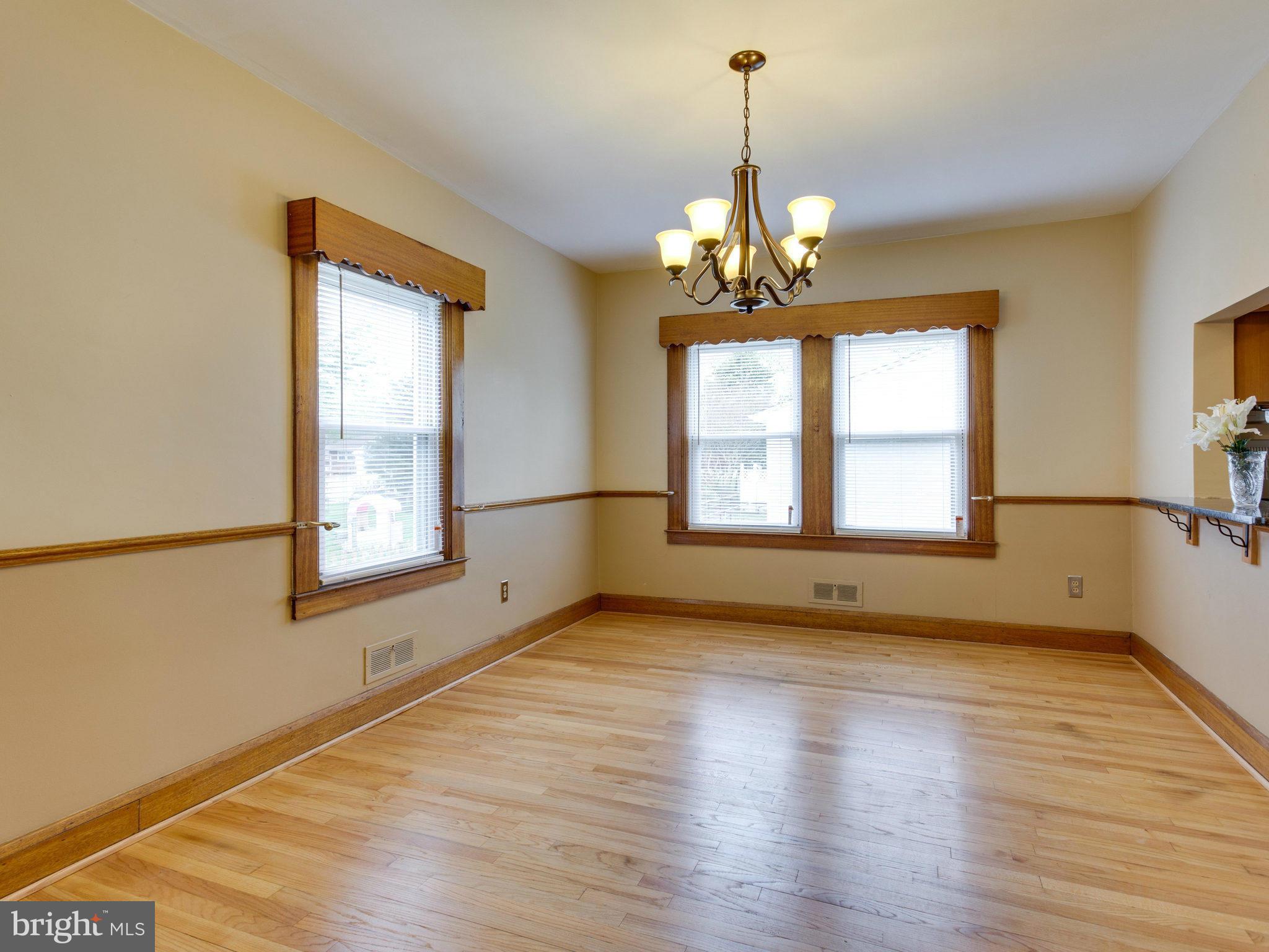 1902 Sunberry Road Baltimore, MD 21222 - Photo 5 of 16 Dining Room