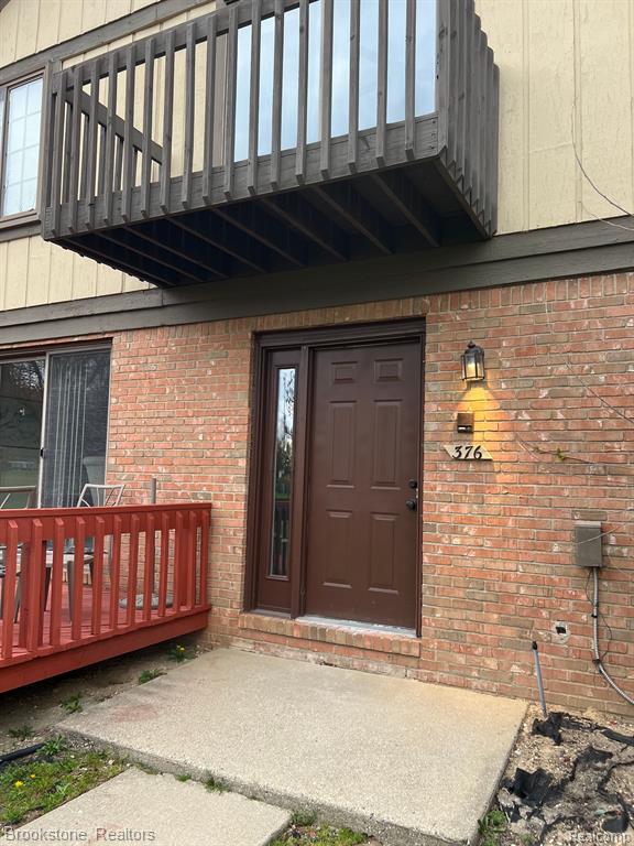 376 Meadow Bridge Drive Rochester Hills, MI 48307 - Photo 3 of 38