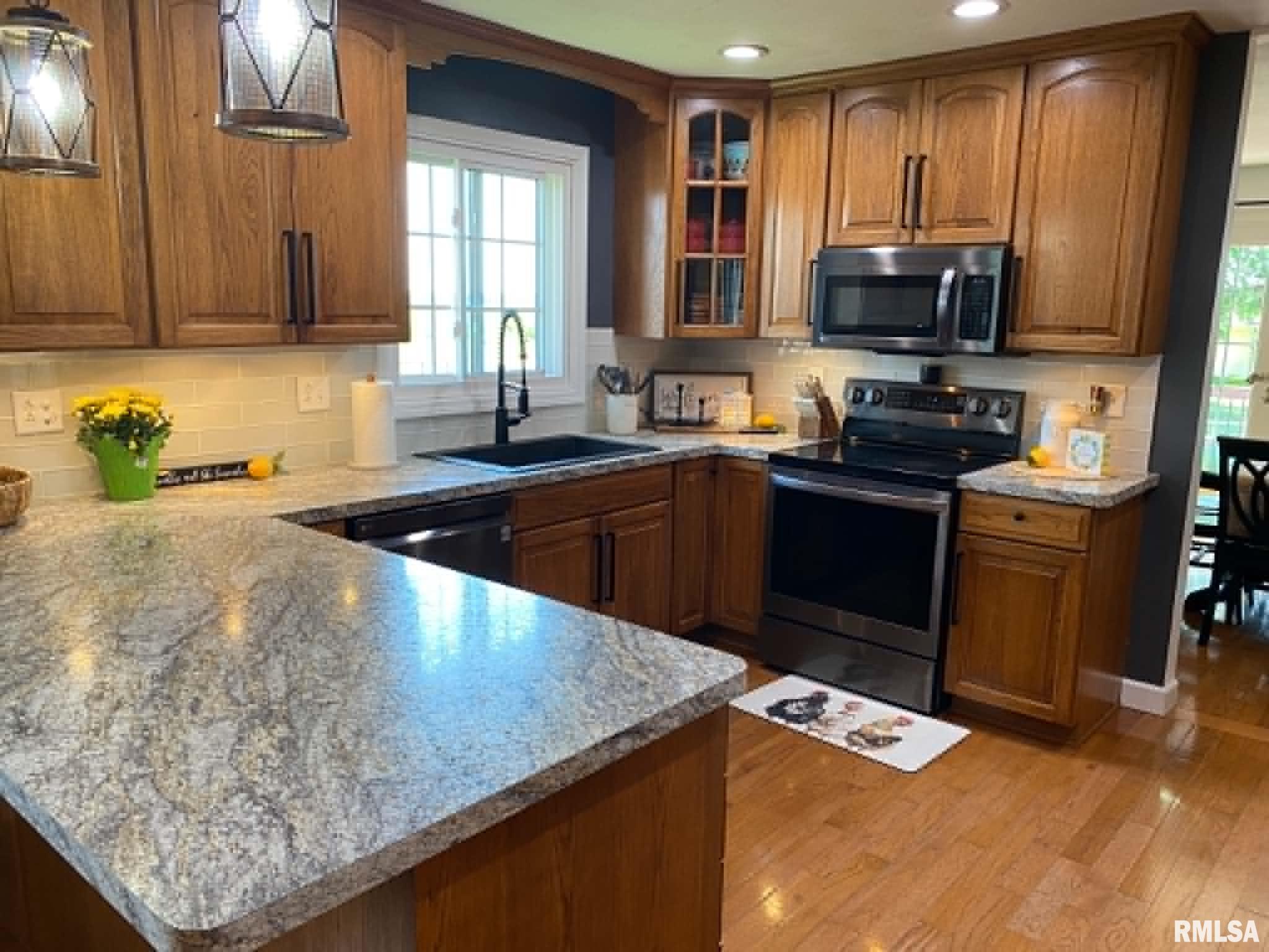 338 Harvester Road Canton, IL 61520 - Photo 15 of 49