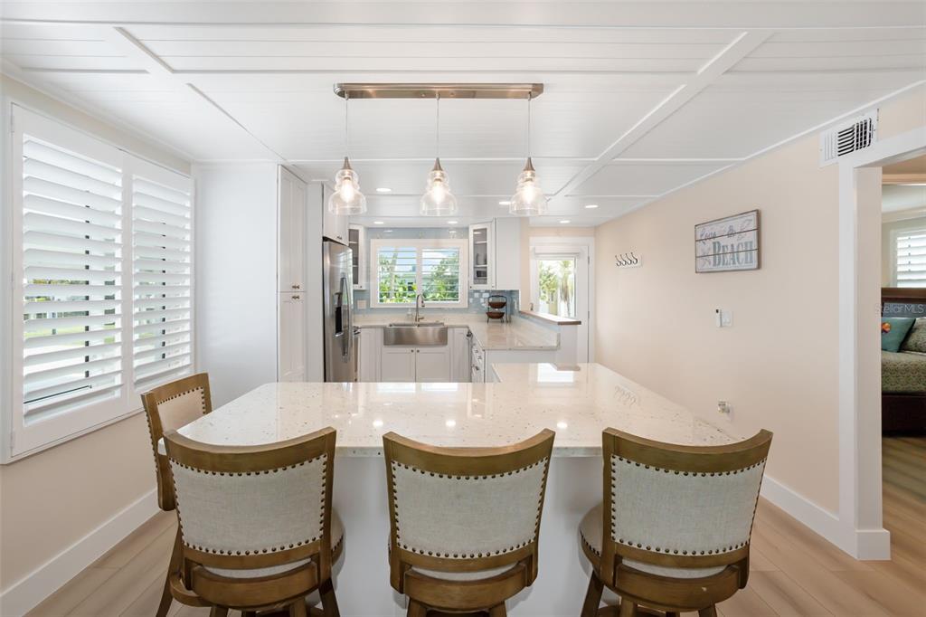 546 Spanish Drive South Longboat Key, FL 34228 - Photo 11 of 57