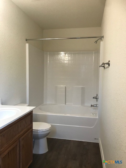 275 Olaf Drive Temple, TX 76504 - Photo 6 of 13 a bathroom with a toilet and a bathtub