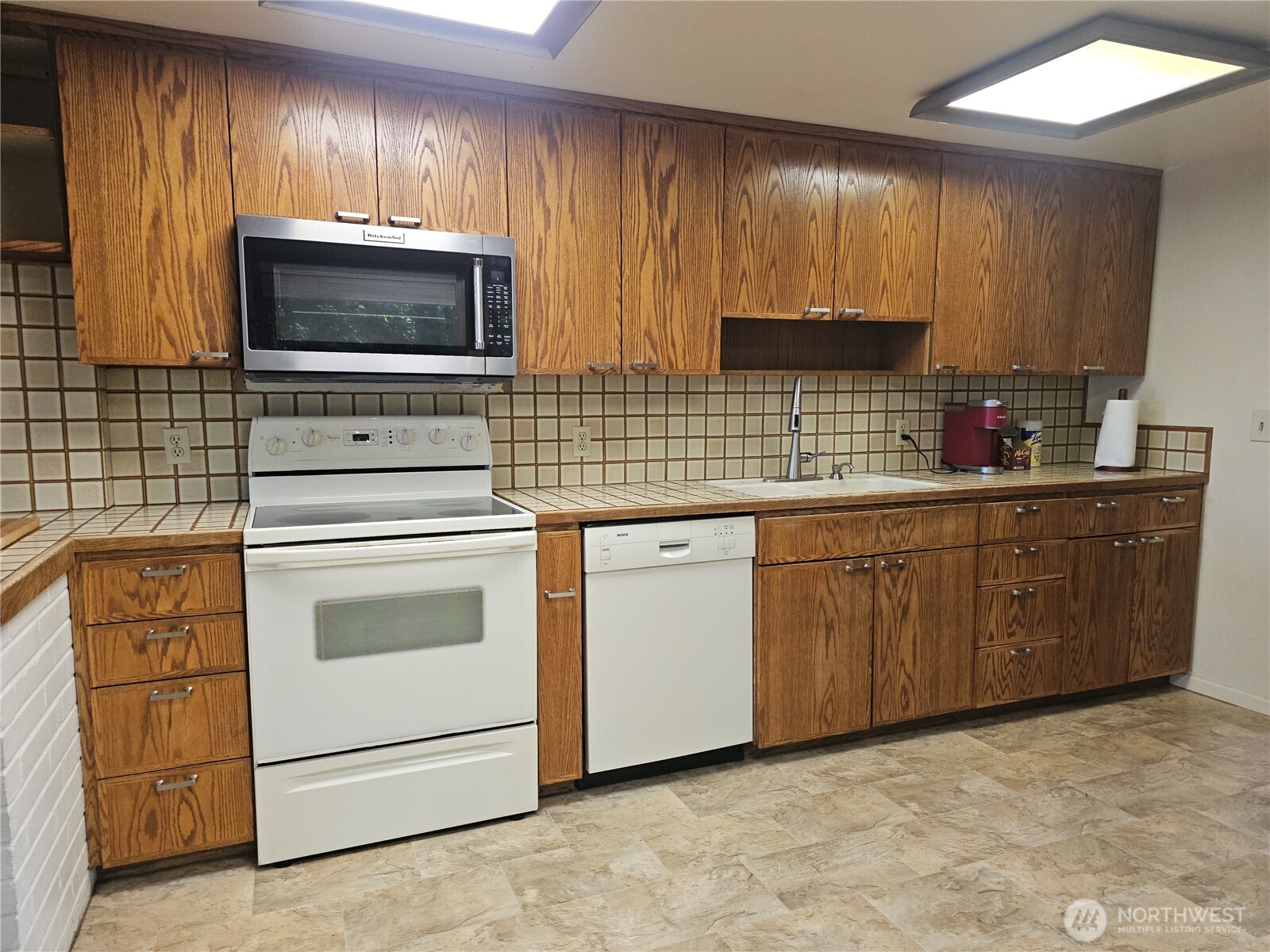 15402 Rose Road Southwest Lakewood, WA 98498 - Photo 4 of 40