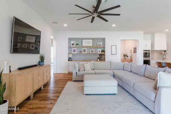 $1,695,000 | 2090 East Melrose Street, Gilbert, AZ 85297