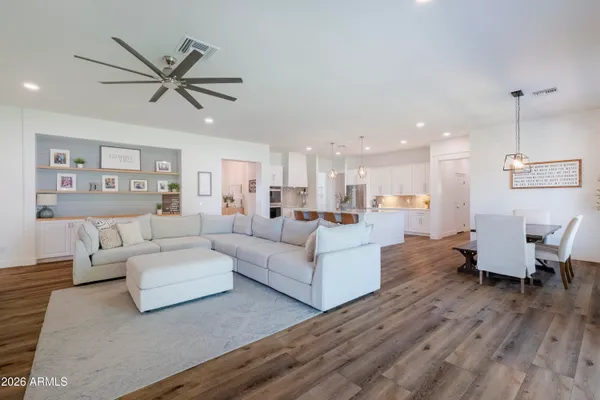 $1,695,000 | 2090 East Melrose Street, Gilbert, AZ 85297