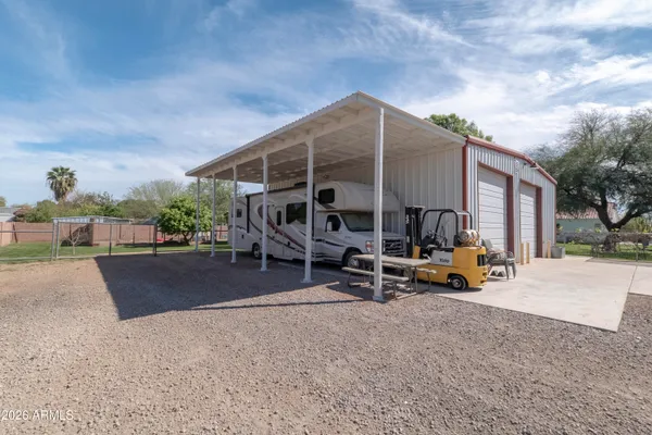 $1,695,000 | 2090 East Melrose Street, Gilbert, AZ 85297