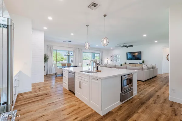 $1,695,000 | 2090 East Melrose Street, Gilbert, AZ 85297