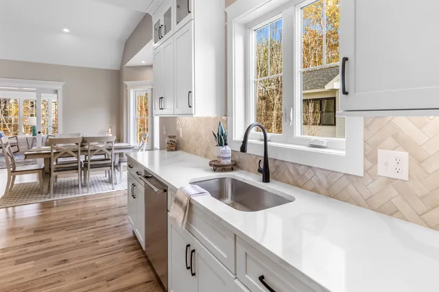 $1,550,000 | 16 Little River Road, Exeter, NH 03833