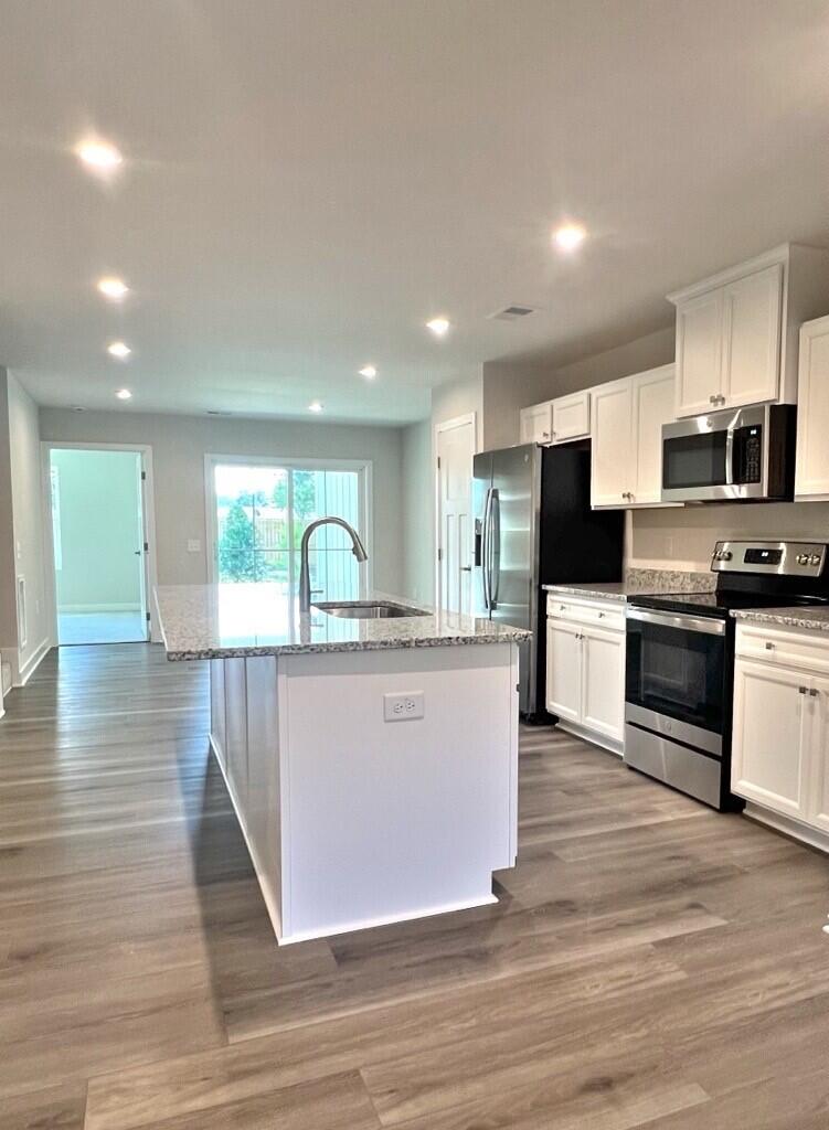 290 Picard Loop Santee, SC 29142 - Photo 4 of 21 Kitchen