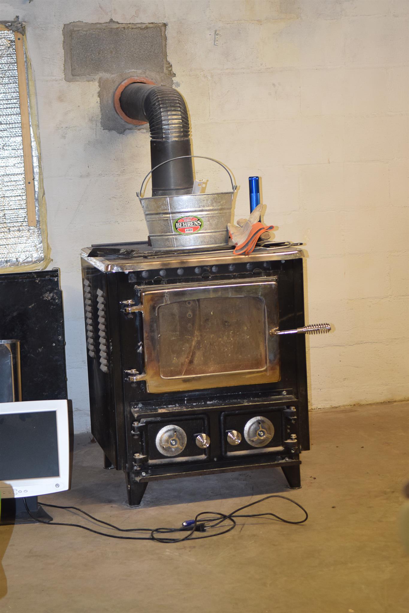 1562 East Beaverdam Road Centerville, TN 37033 - Photo 24 of 24 Wood Stove in Basesment