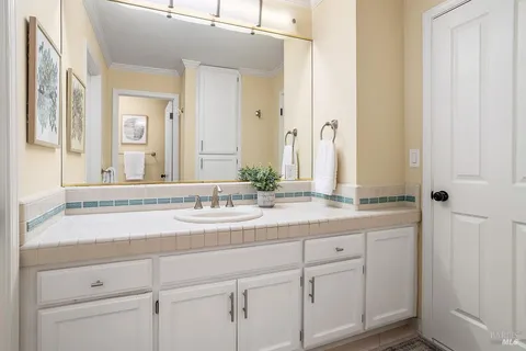 $1,995,000 | 16 Guisela Court, Novato, CA 94945