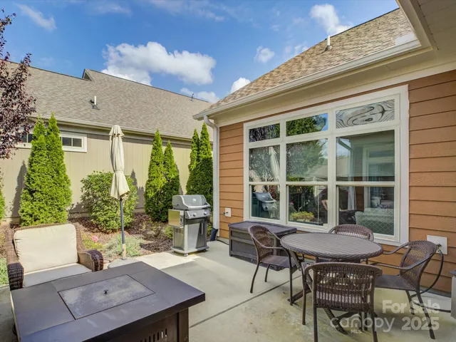 a view of outdoor space yard and patio