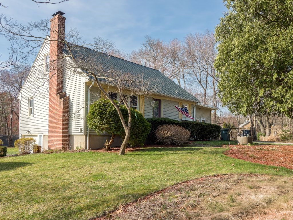 48 Colvintown Road Coventry, RI 02816 - Photo 2 of 35