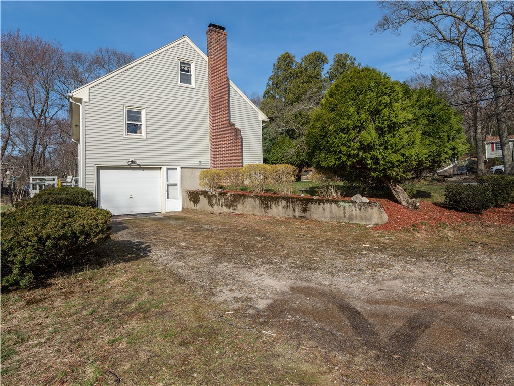 48 Colvintown Road Coventry, RI 02816 - Photo 4 of 35