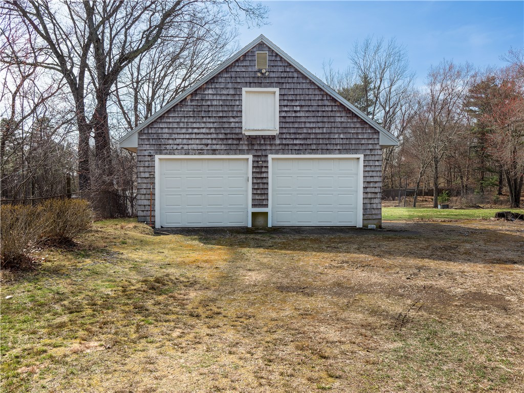 48 Colvintown Road Coventry, RI 02816 - Photo 5 of 35