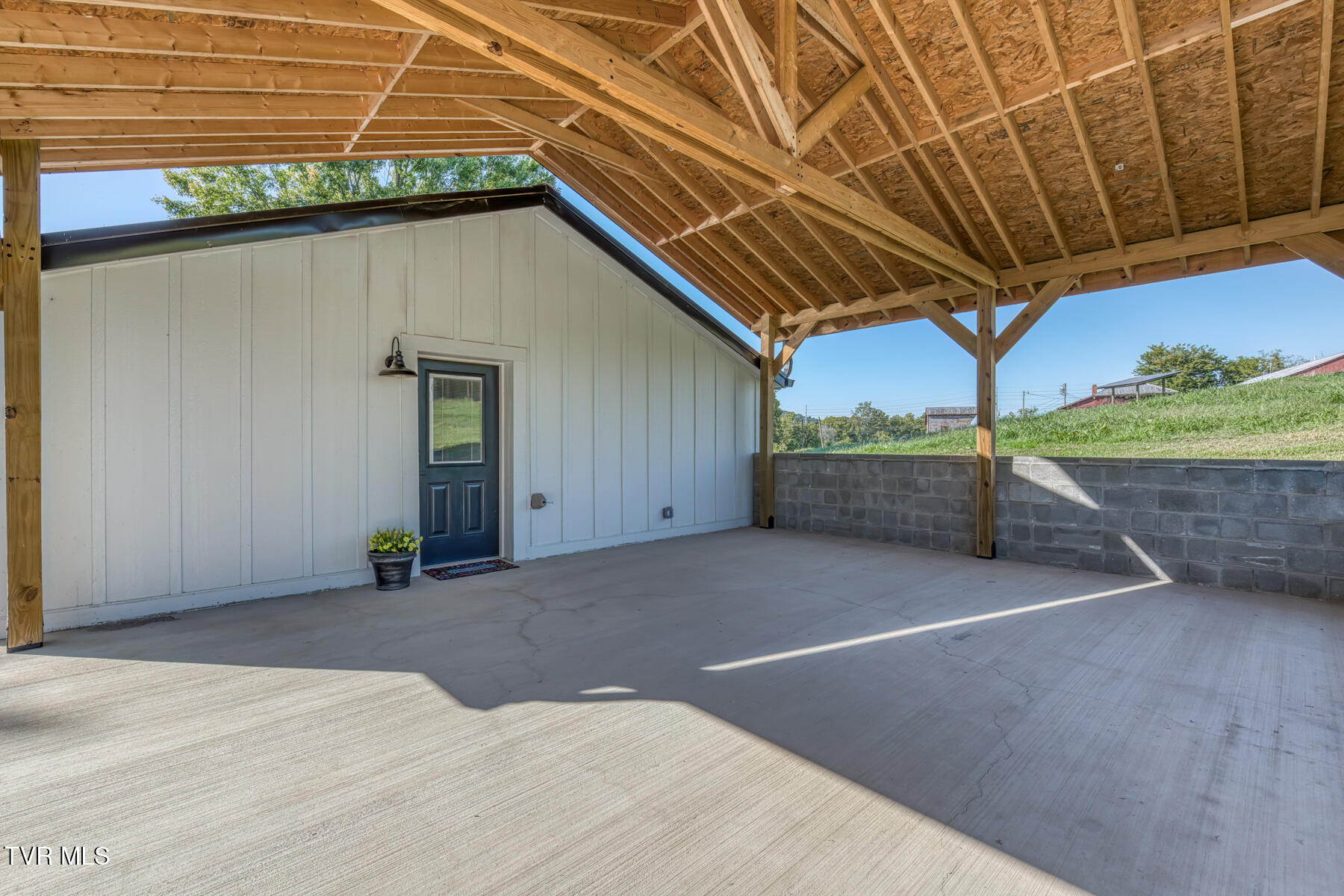 356 Old Thomas Bridge Road Bluff City, TN 37618 - Photo 22 of 28 356 Old Thomas Bridge Rd-22