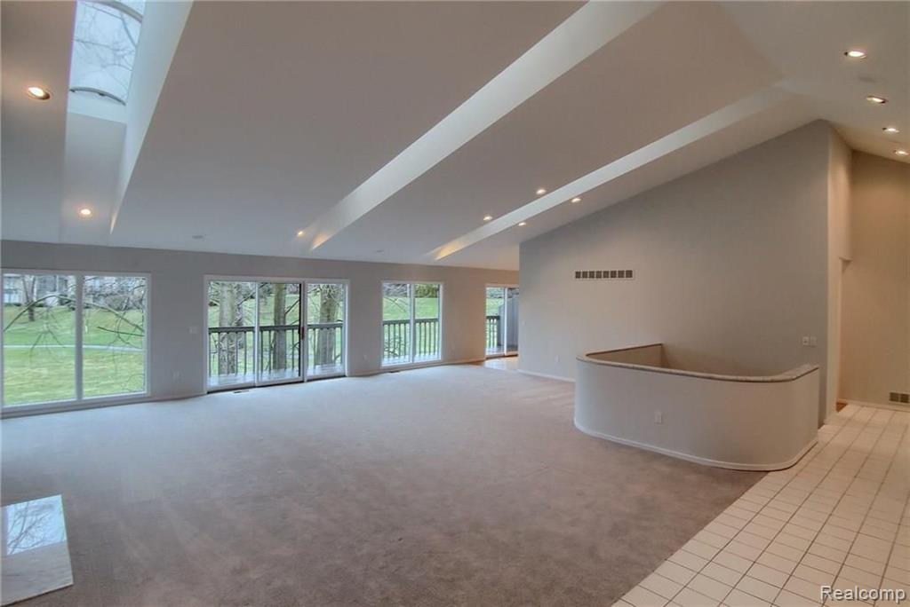 1965 Pine Ridge Lane Bloomfield Hills, MI 48302 - Photo 3 of 38